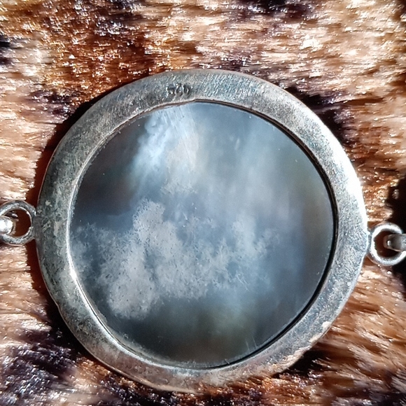 BALI LEGACY PEACOCK MOTHER OF PEARL FLOWER BRACELET - Picture 8 of 9